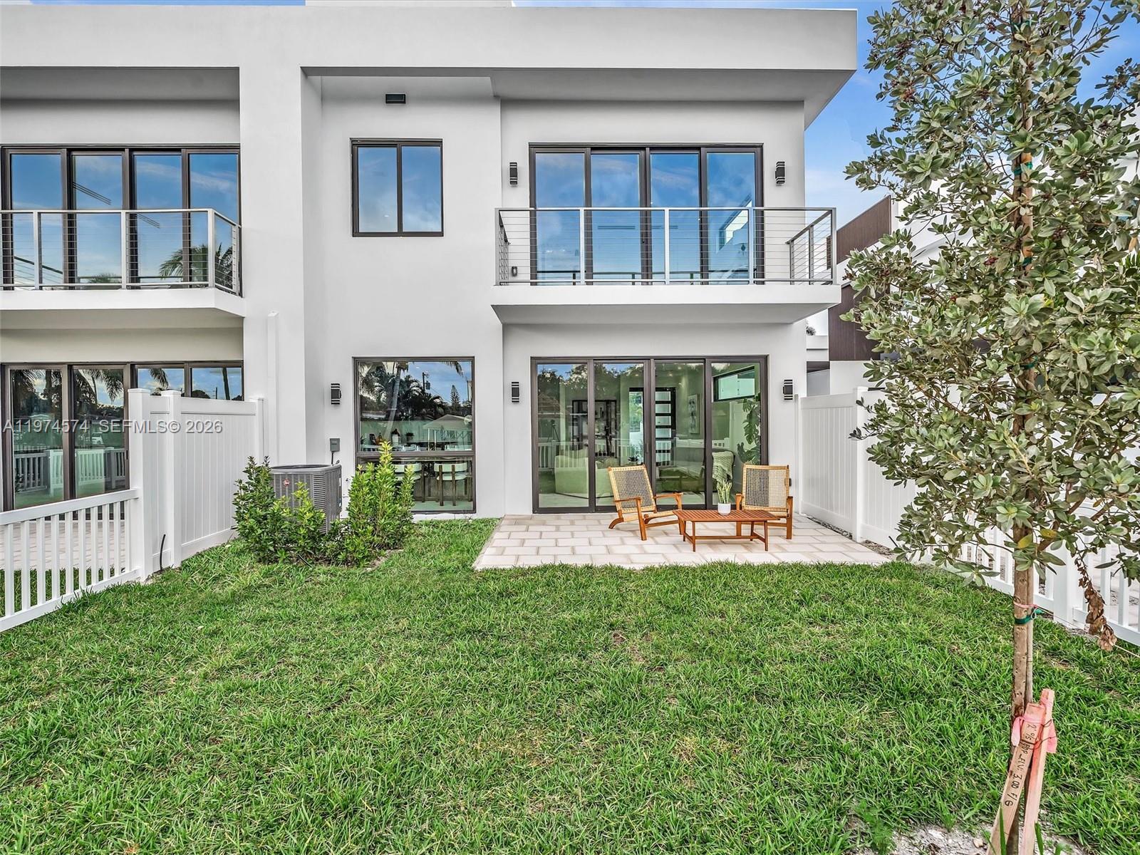 4638 SW 32ND AVE # D2