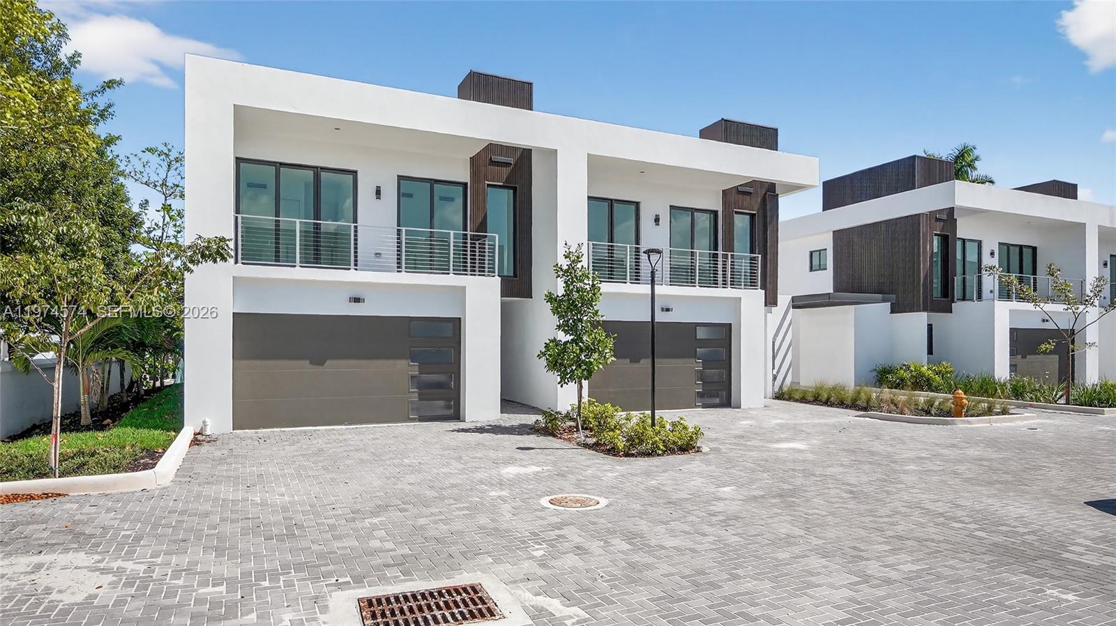 4638 SW 32ND AVE # D2