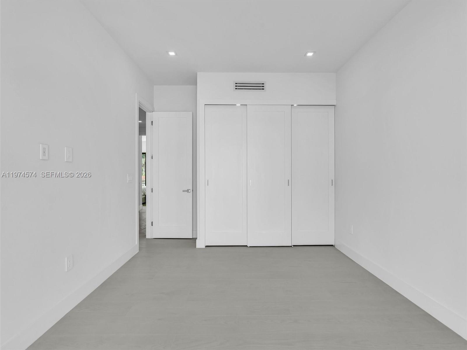 4638 SW 32ND AVE # D2