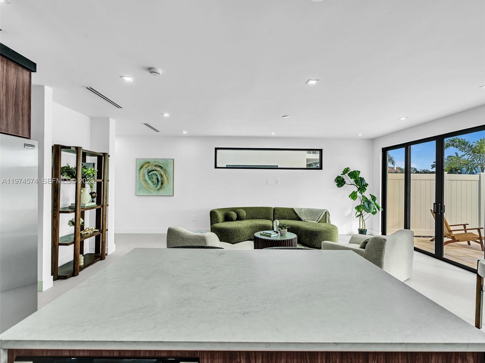 4638 SW 32ND AVE # D2