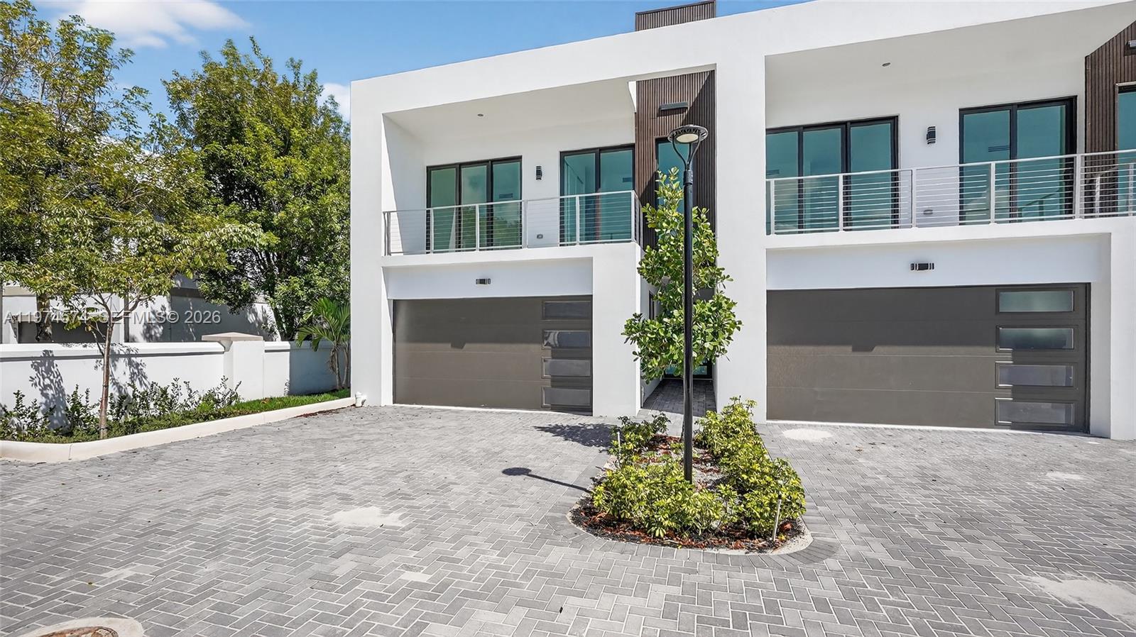 4638 SW 32ND AVE # D2