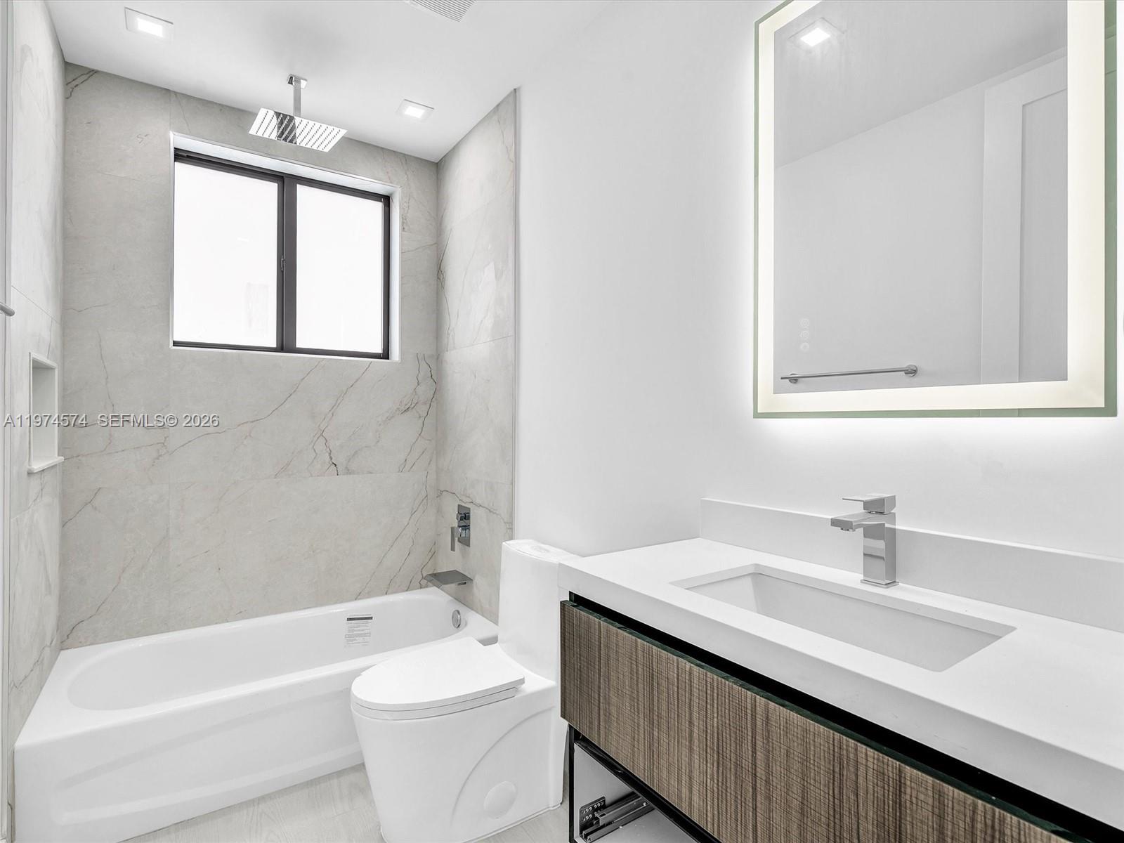 4638 SW 32ND AVE # D2