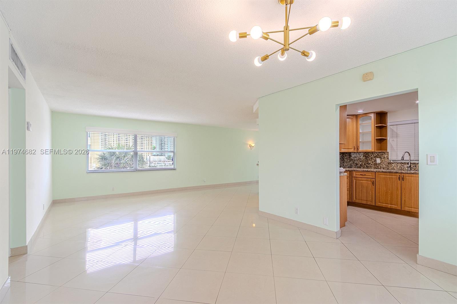 121 Golden Isles Dr # 201