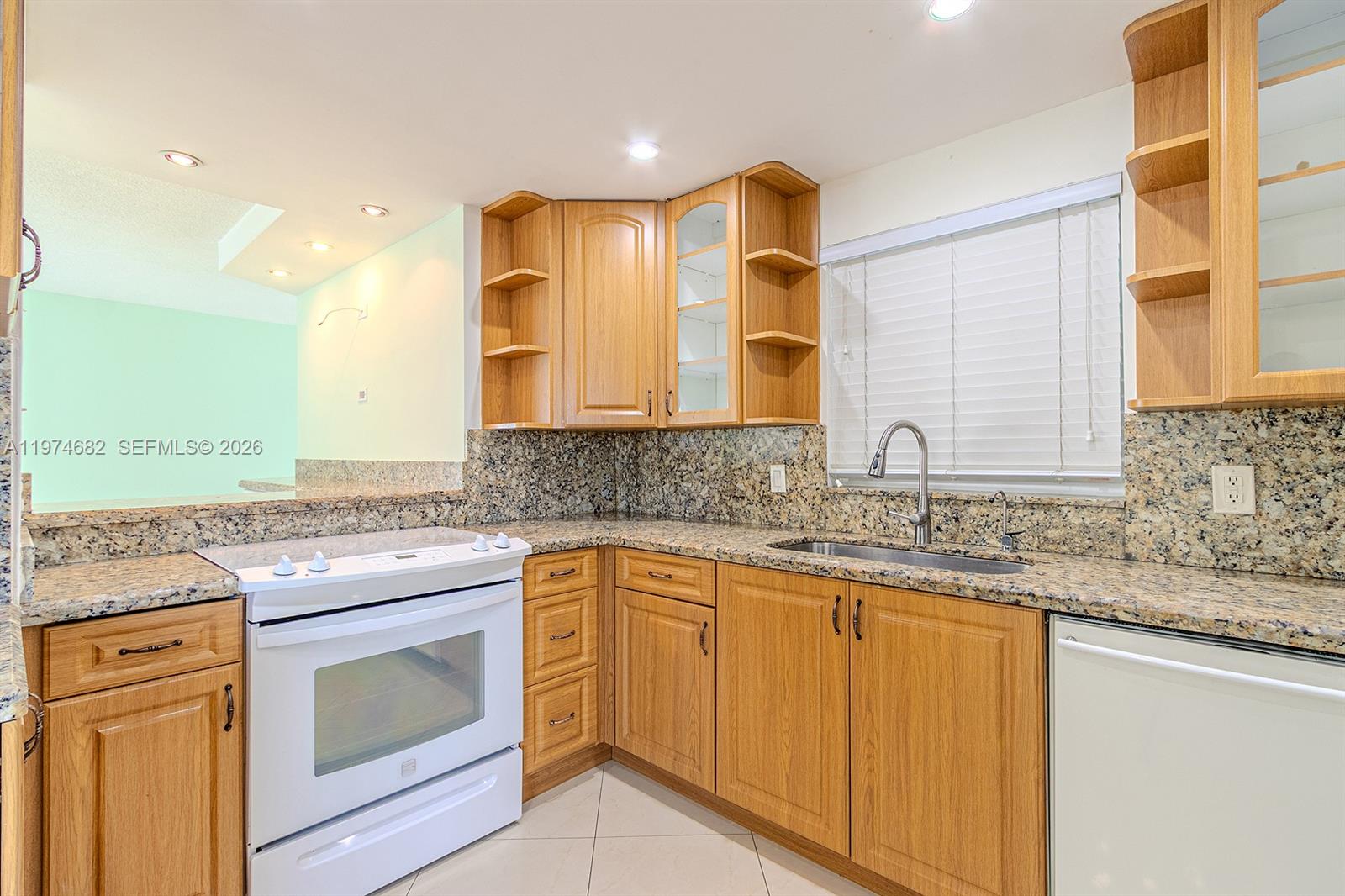 121 Golden Isles Dr # 201