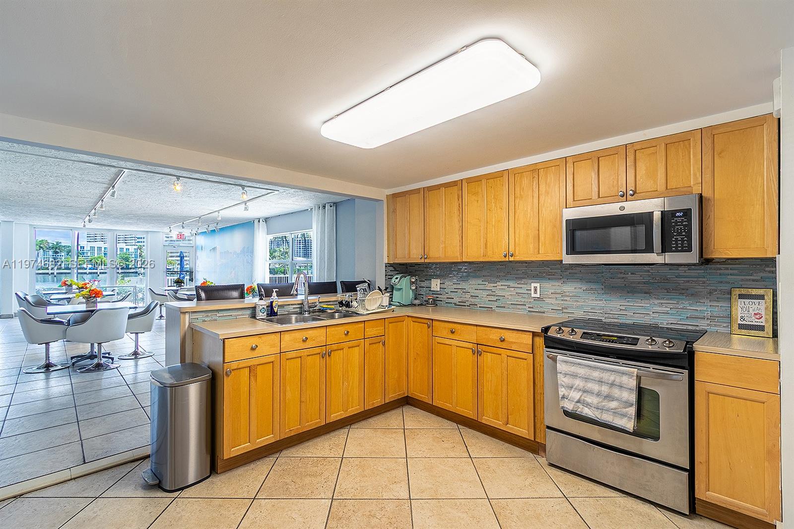 121 Golden Isles Dr # 201
