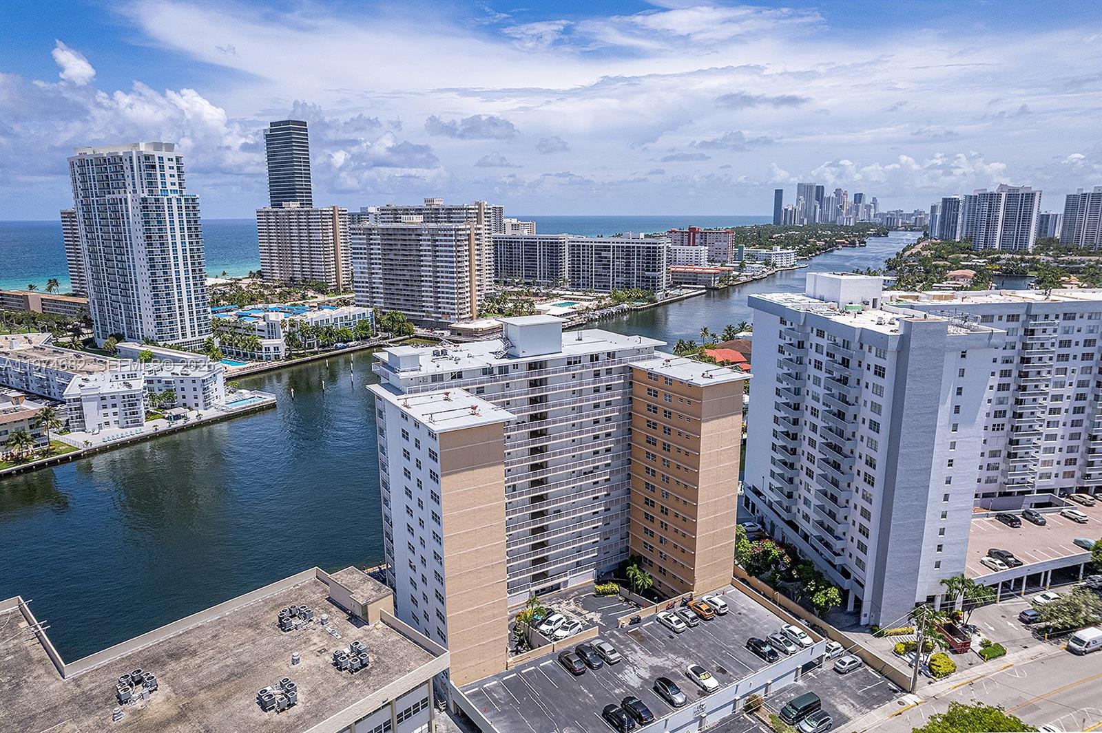 121 Golden Isles Dr # 201