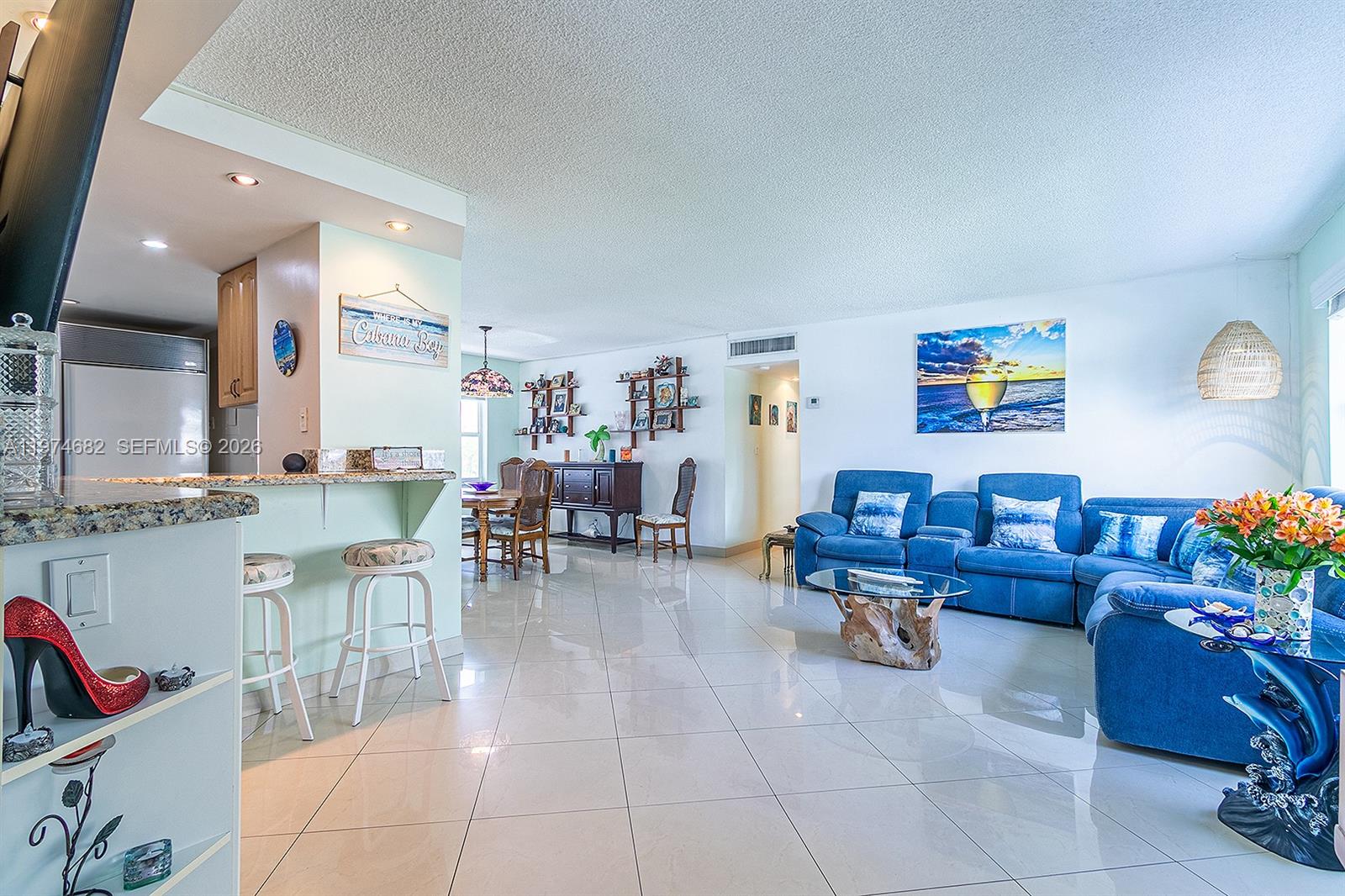 121 Golden Isles Dr # 201