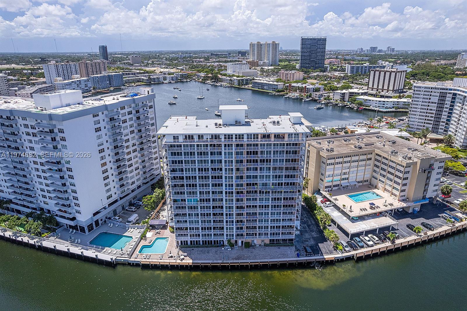 121 Golden Isles Dr # 201