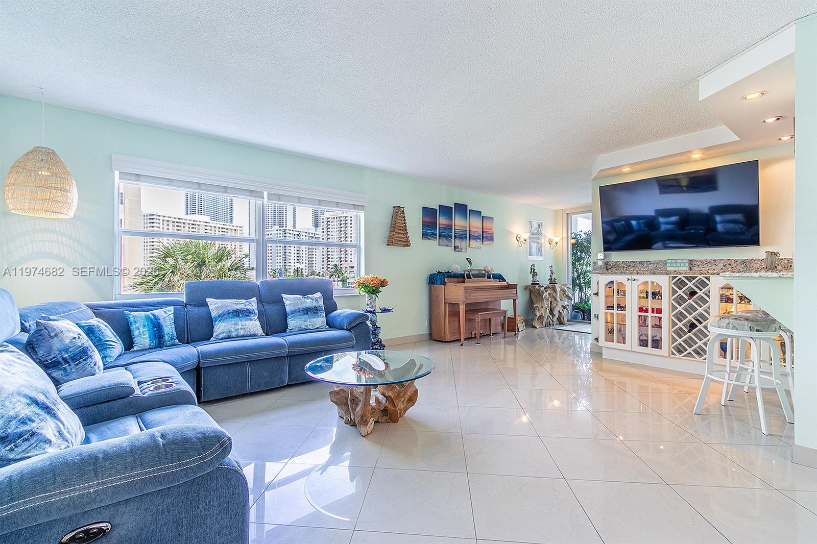 121 Golden Isles Dr # 201