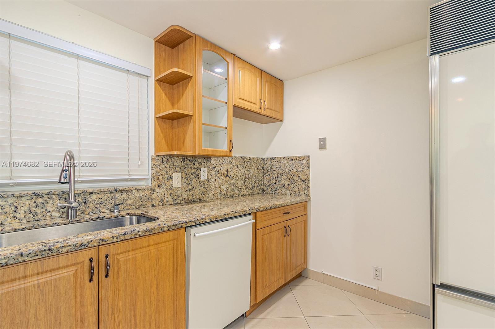 121 Golden Isles Dr # 201