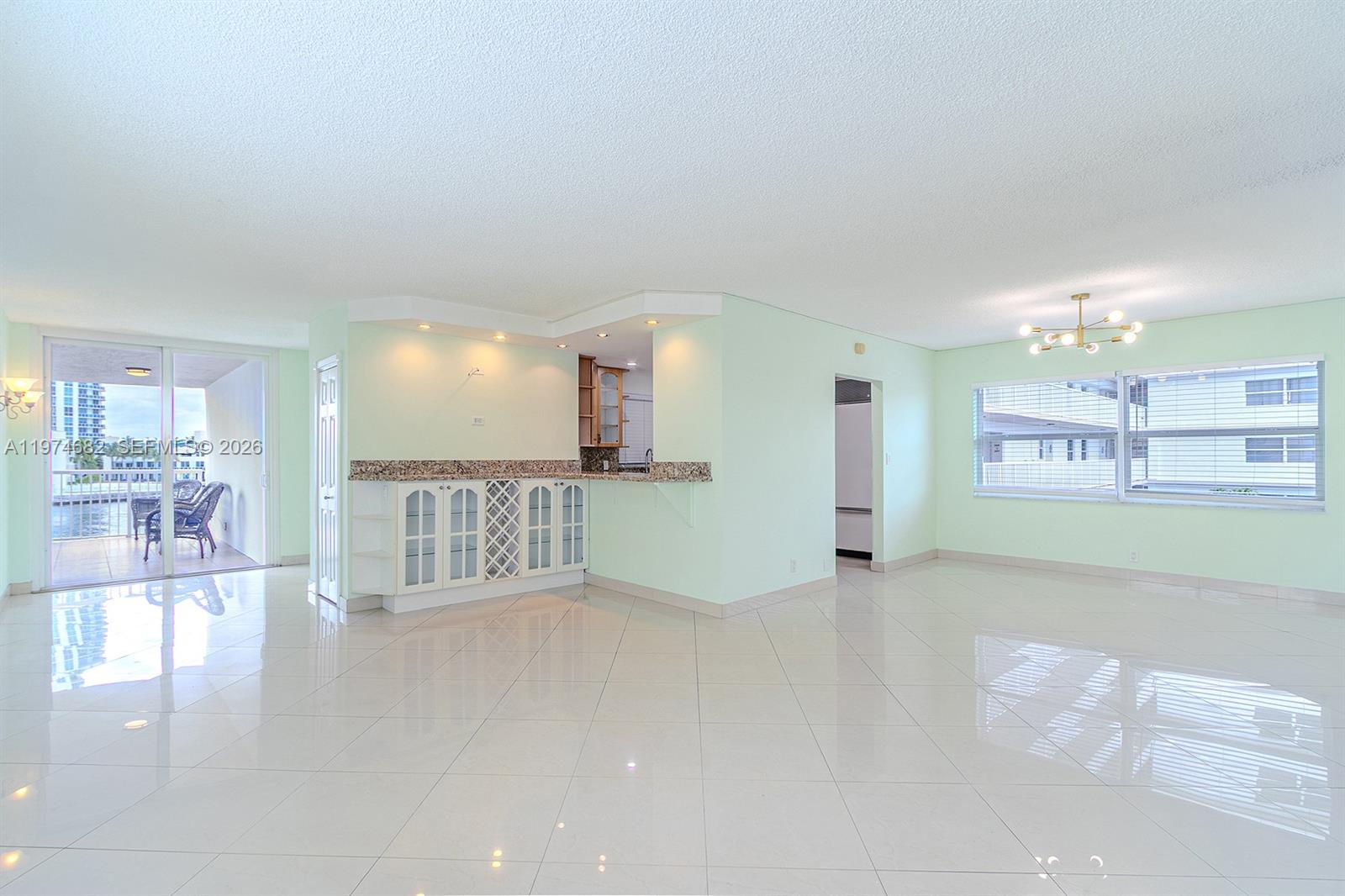121 Golden Isles Dr # 201