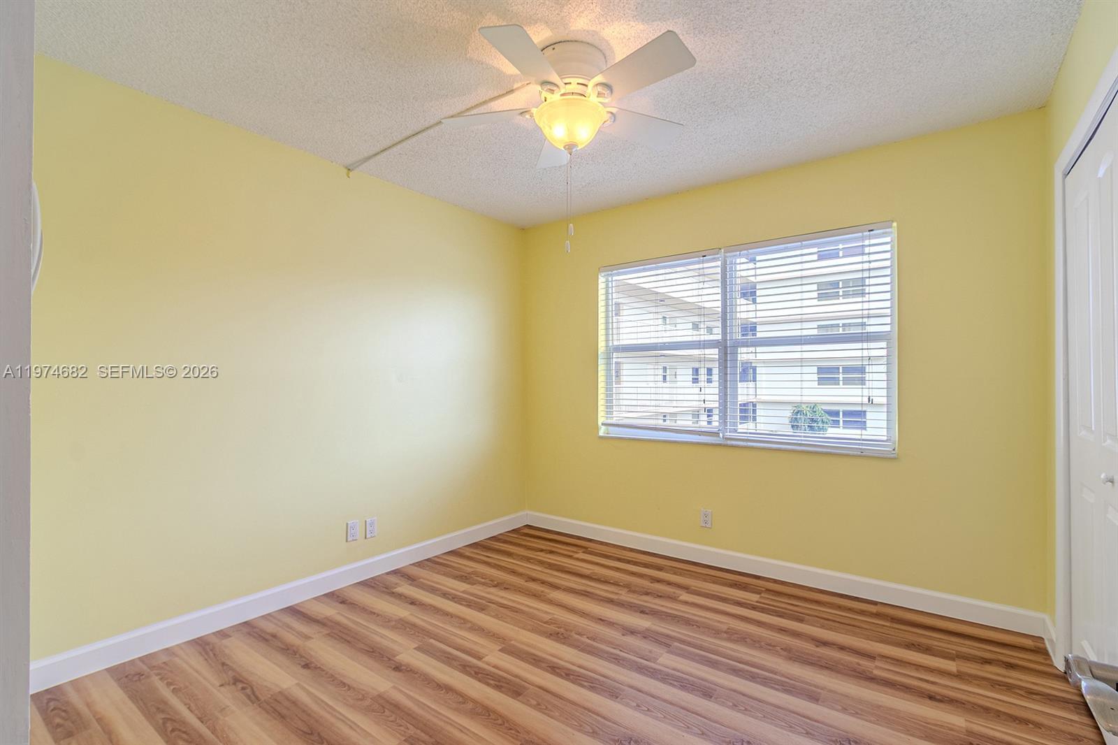 121 Golden Isles Dr # 201
