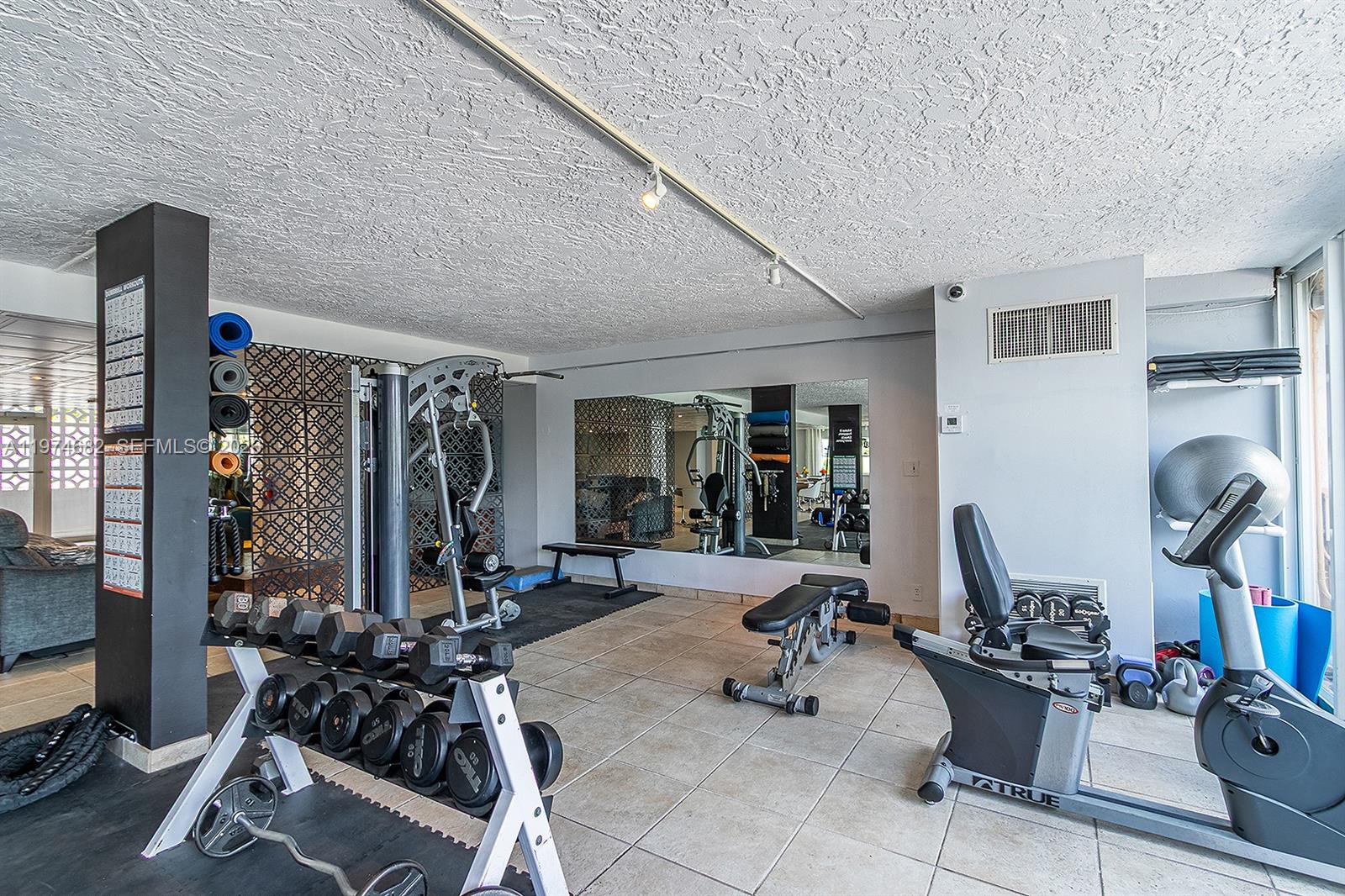121 Golden Isles Dr # 201