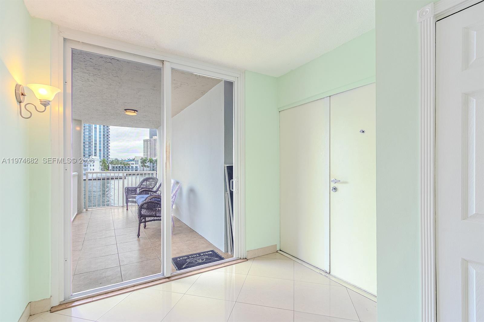 121 Golden Isles Dr # 201