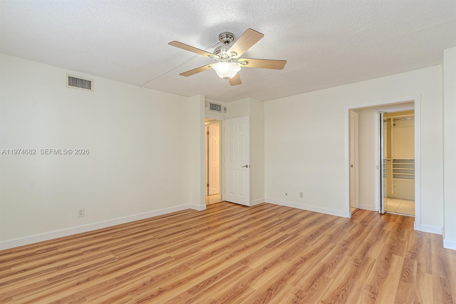 121 Golden Isles Dr # 201