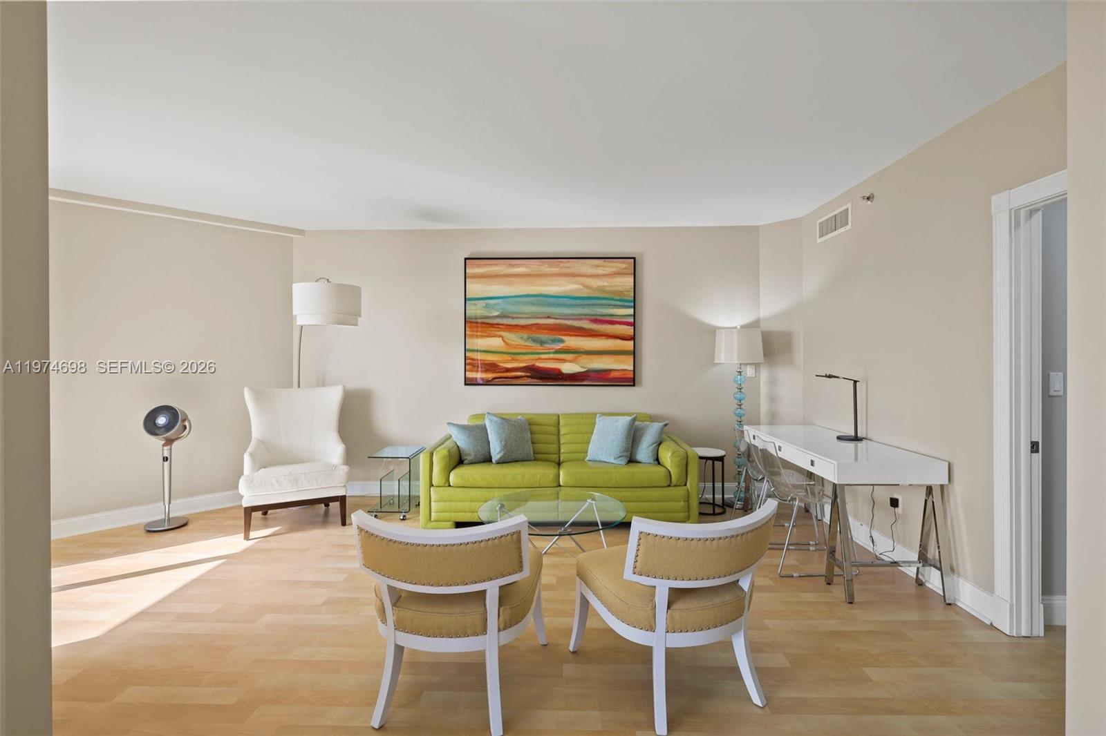 2600 Island Blvd # 1006