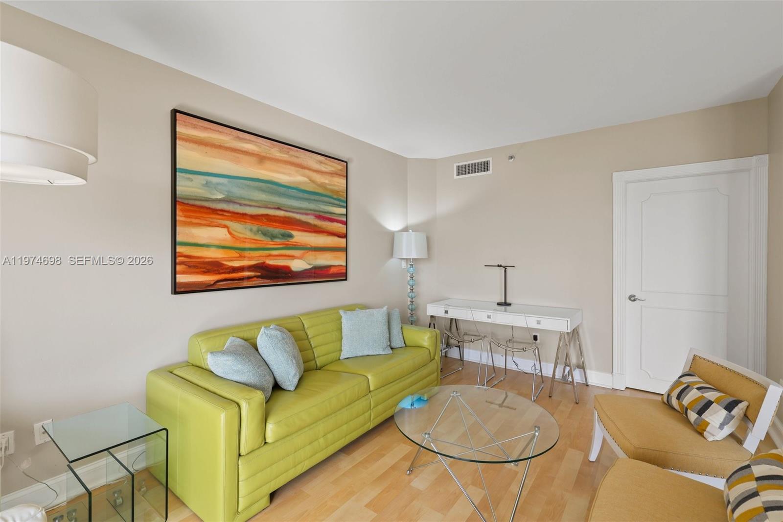 2600 Island Blvd # 1006