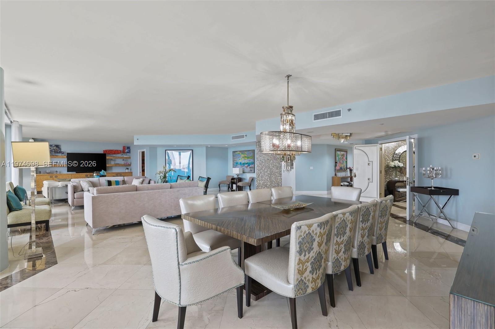 2600 Island Blvd # 1006