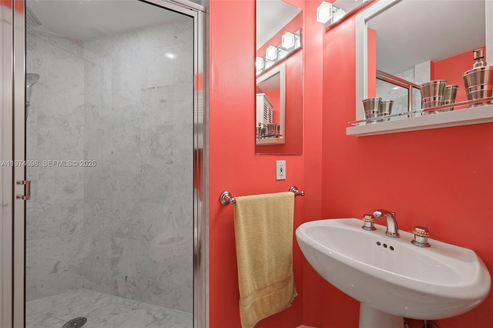 2600 Island Blvd # 1006