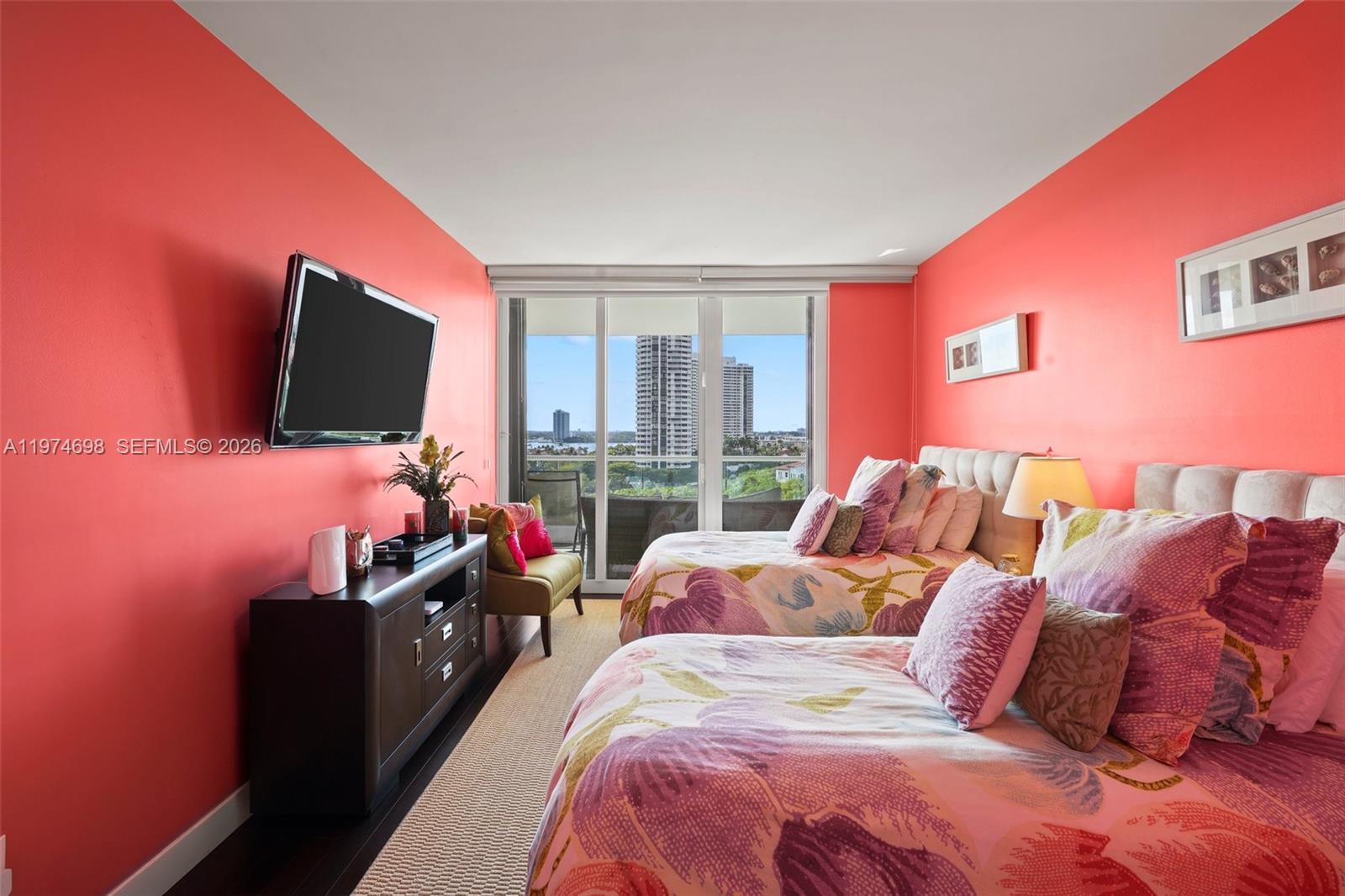 2600 Island Blvd # 1006