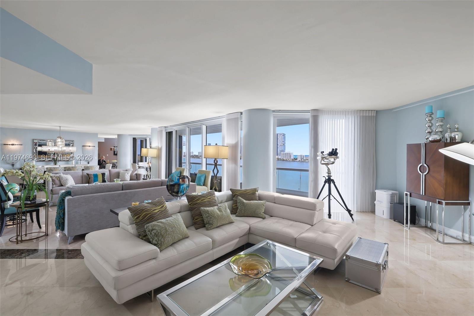 2600 Island Blvd # 1006