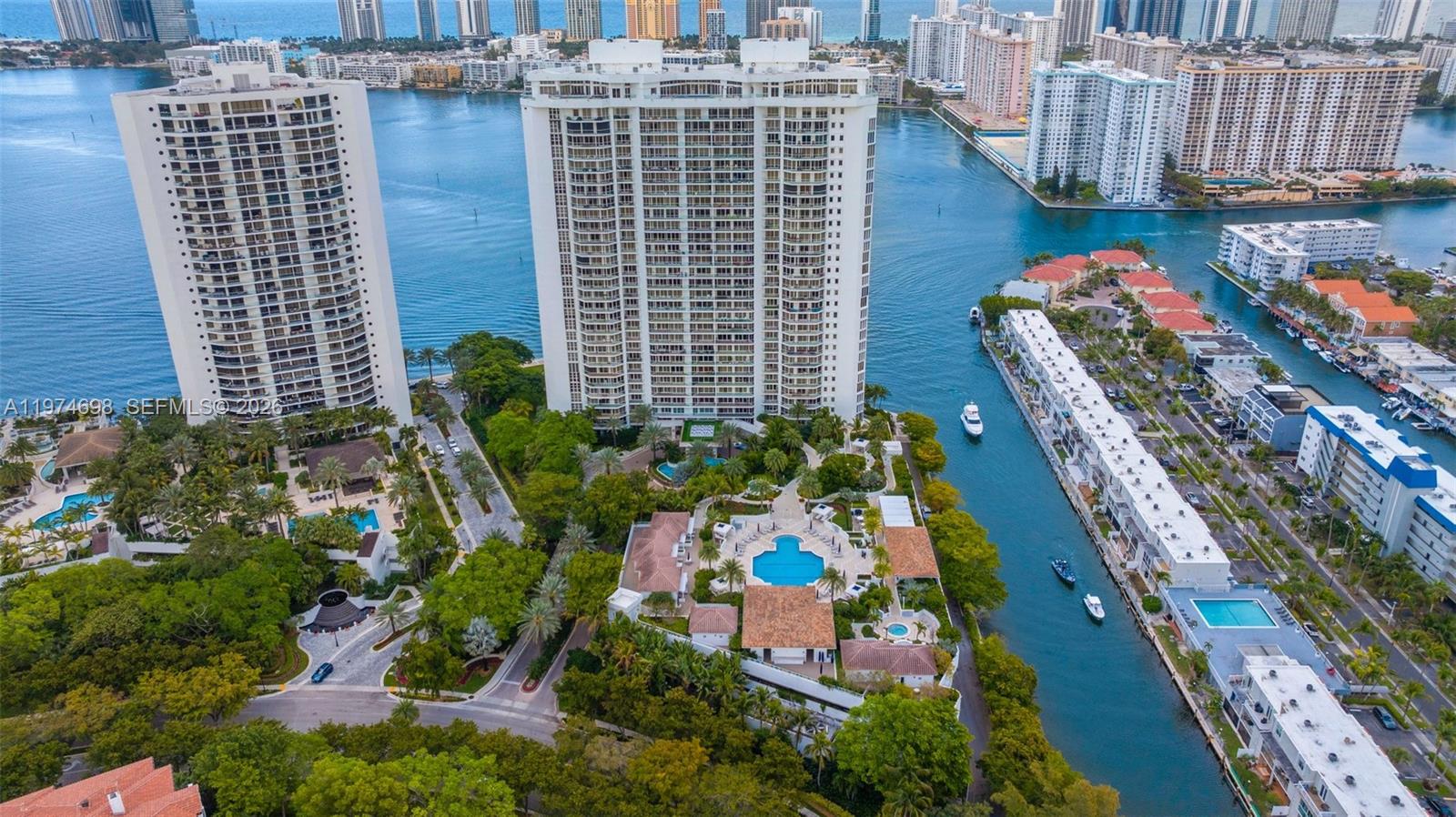 2600 Island Blvd # 1006