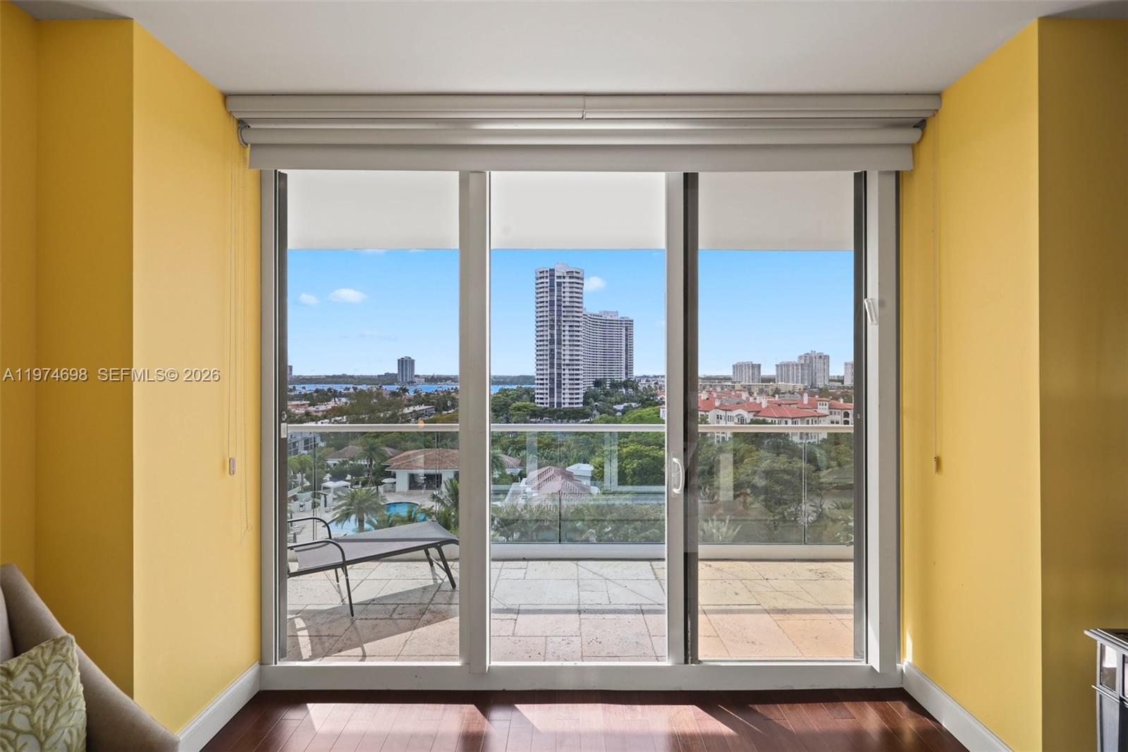 2600 Island Blvd # 1006