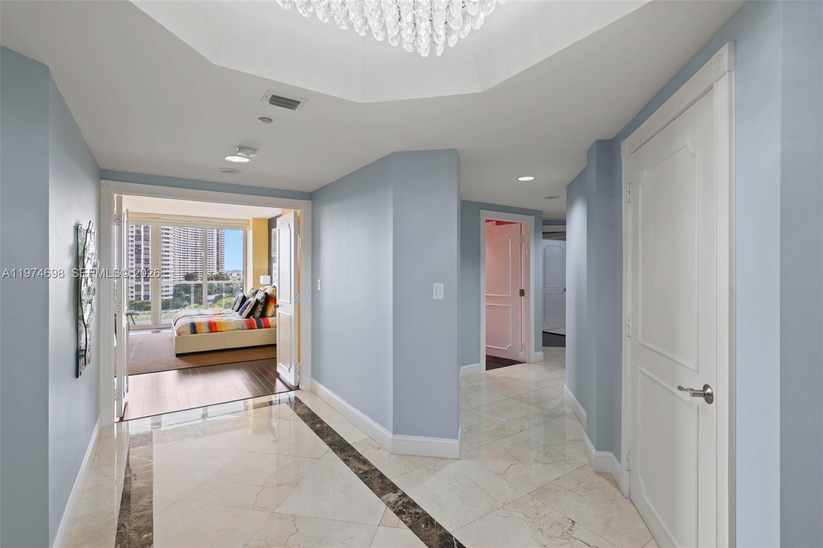 2600 Island Blvd # 1006