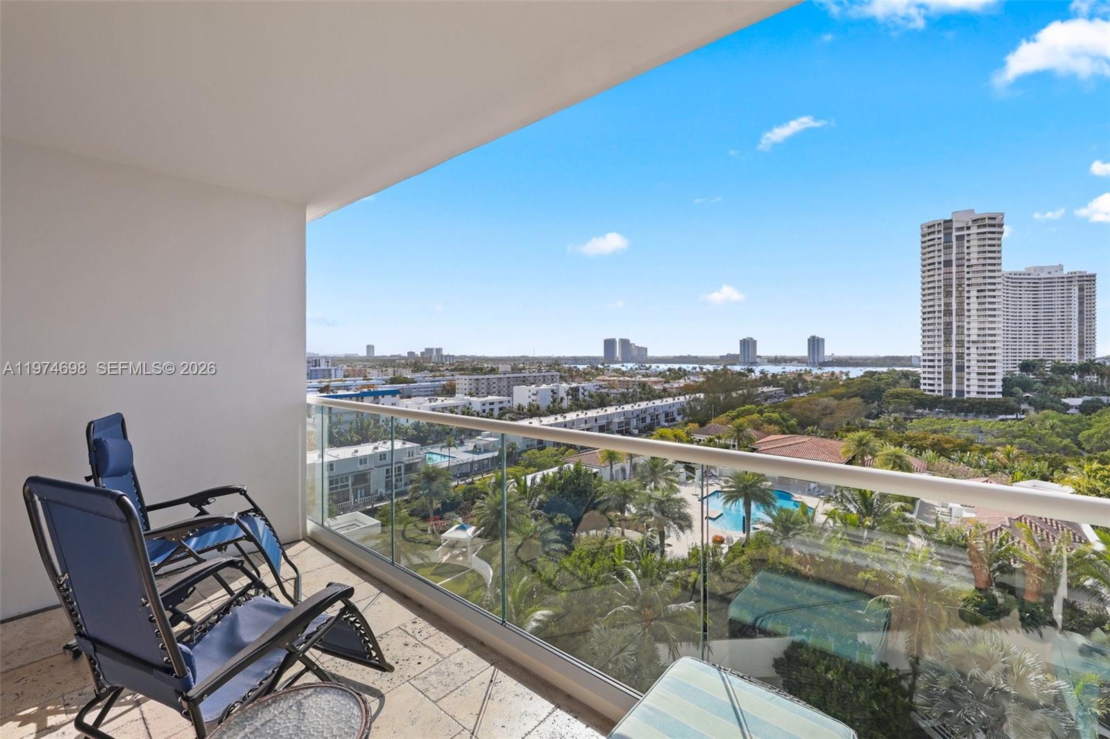 2600 Island Blvd # 1006