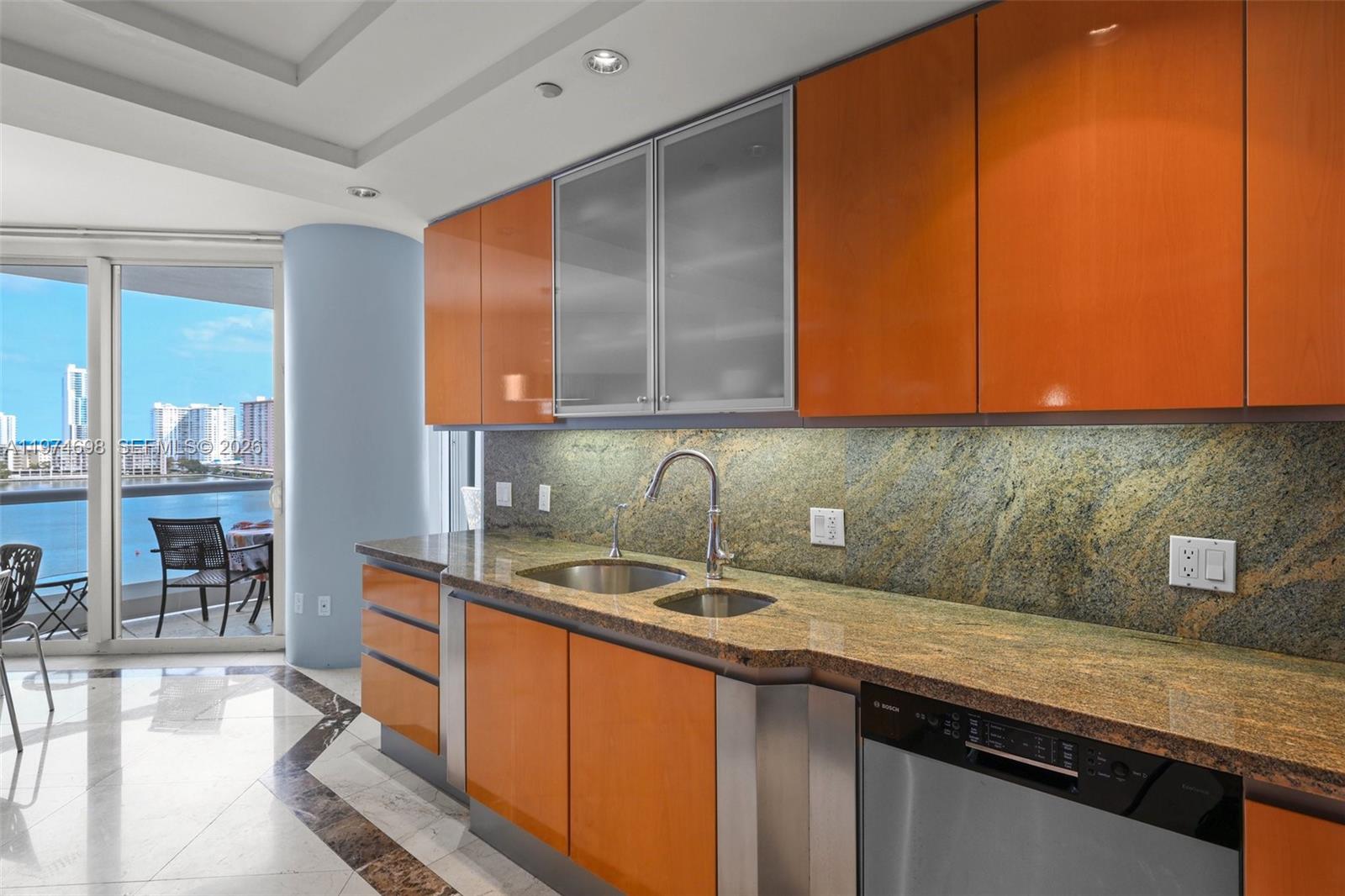 2600 Island Blvd # 1006