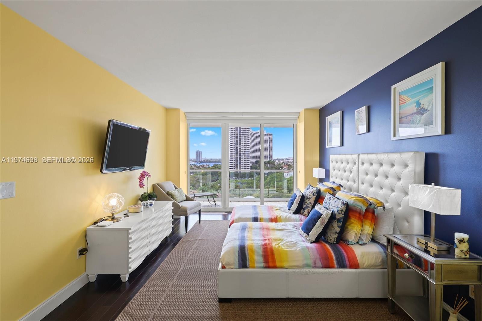 2600 Island Blvd # 1006