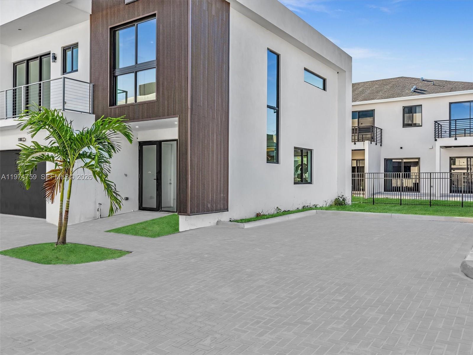 4628 SW 32ND AVE # A4