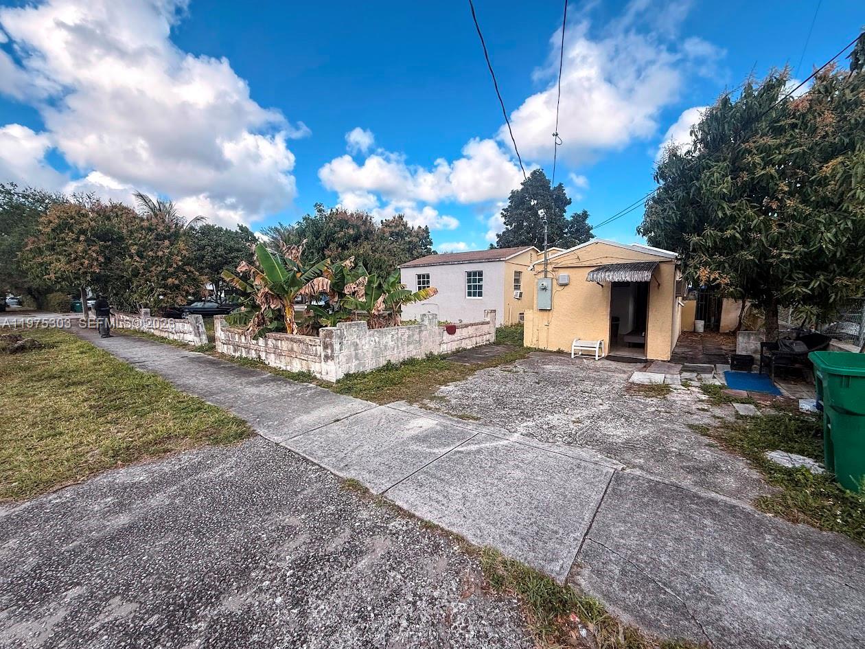1086 NW 101st St