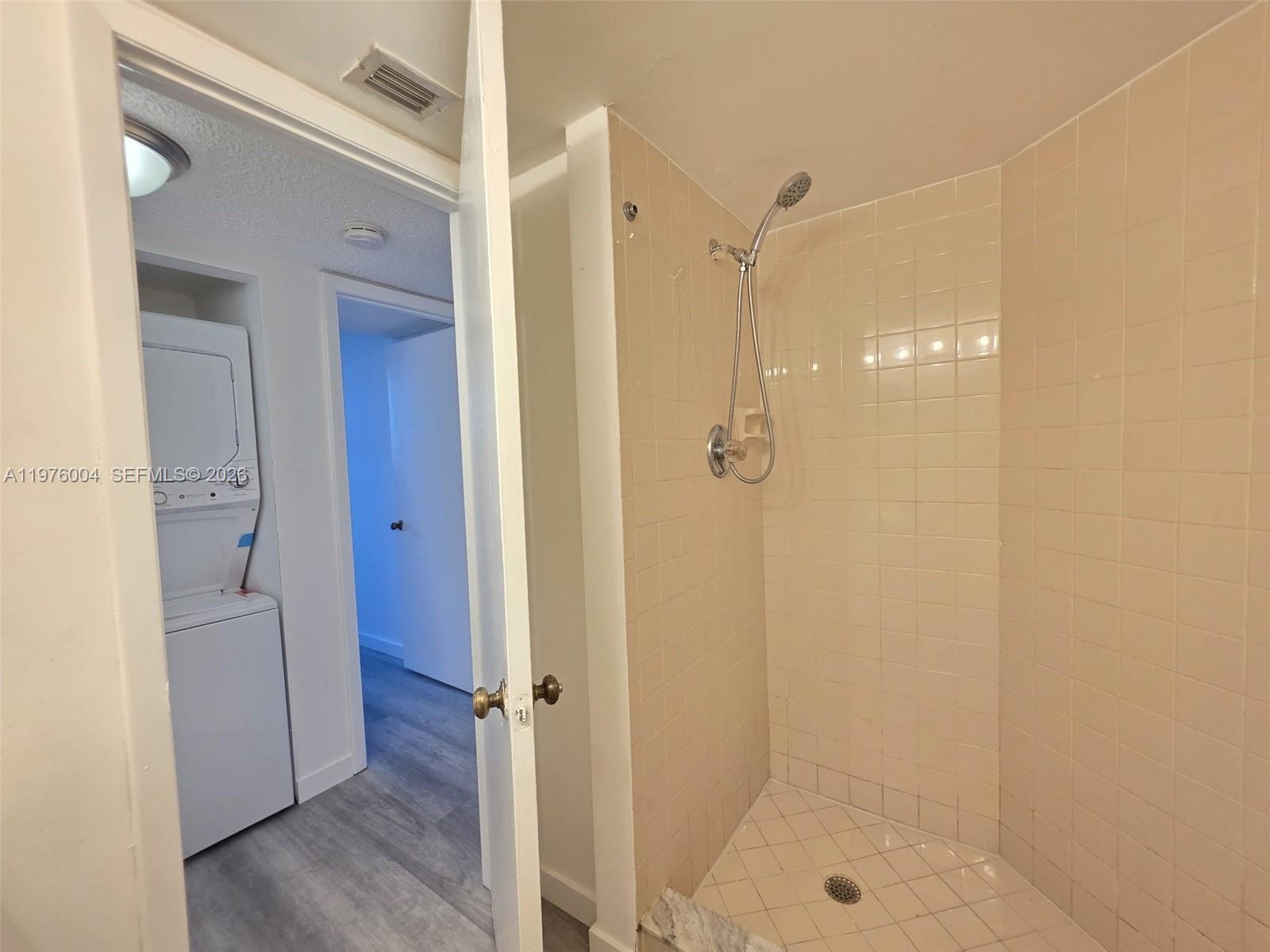 210 Lake Pointe Dr # 304