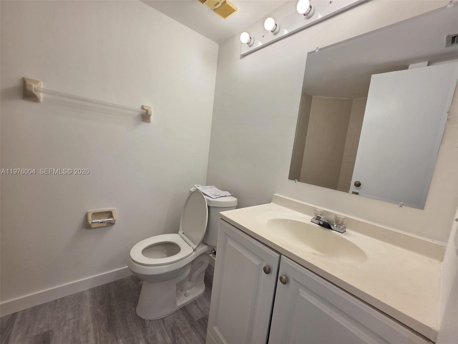 210 Lake Pointe Dr # 304