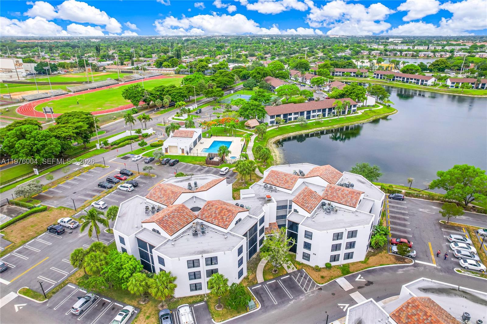 210 Lake Pointe Dr # 304