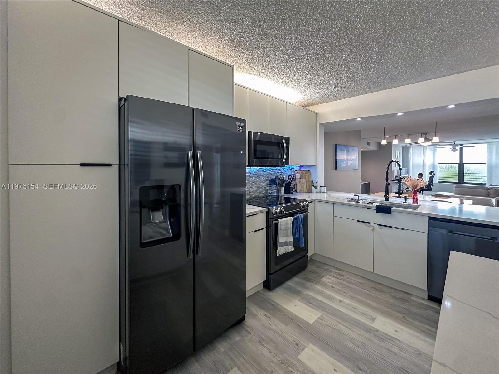 2766 S Carambola Cir S # 404