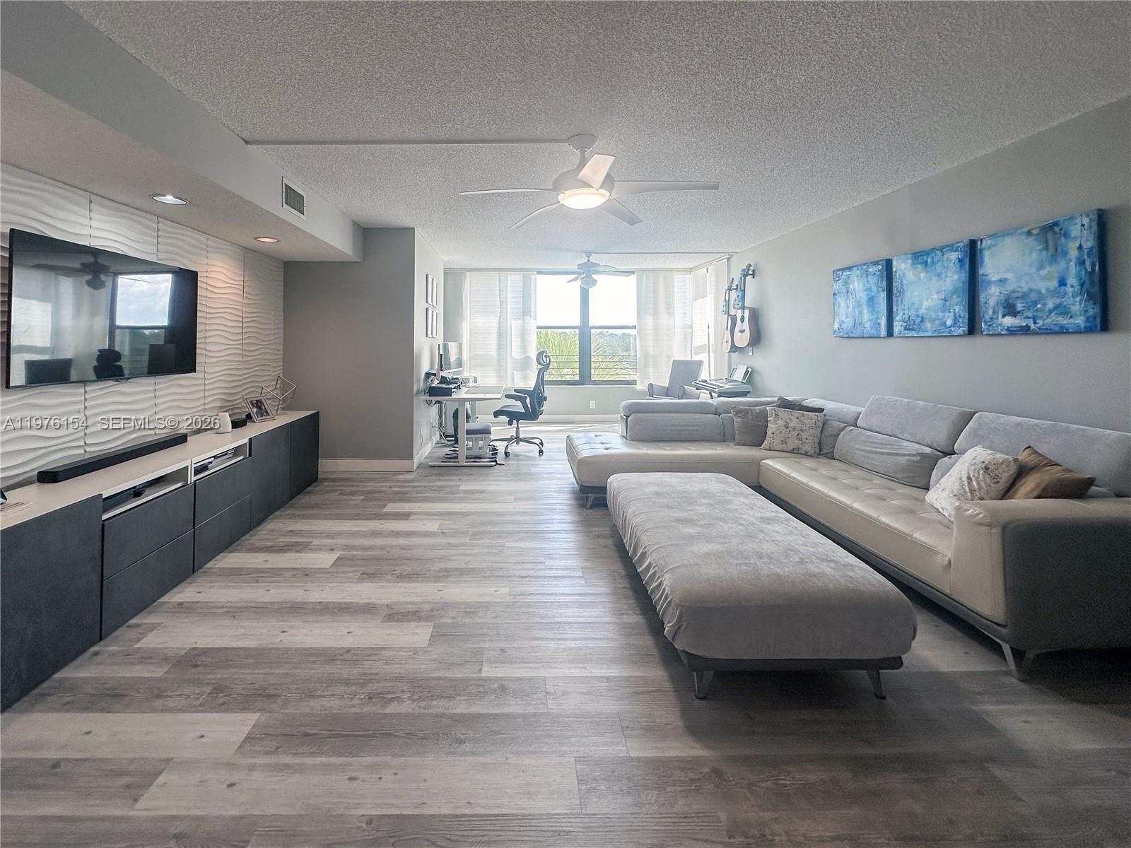 2766 S Carambola Cir S # 404