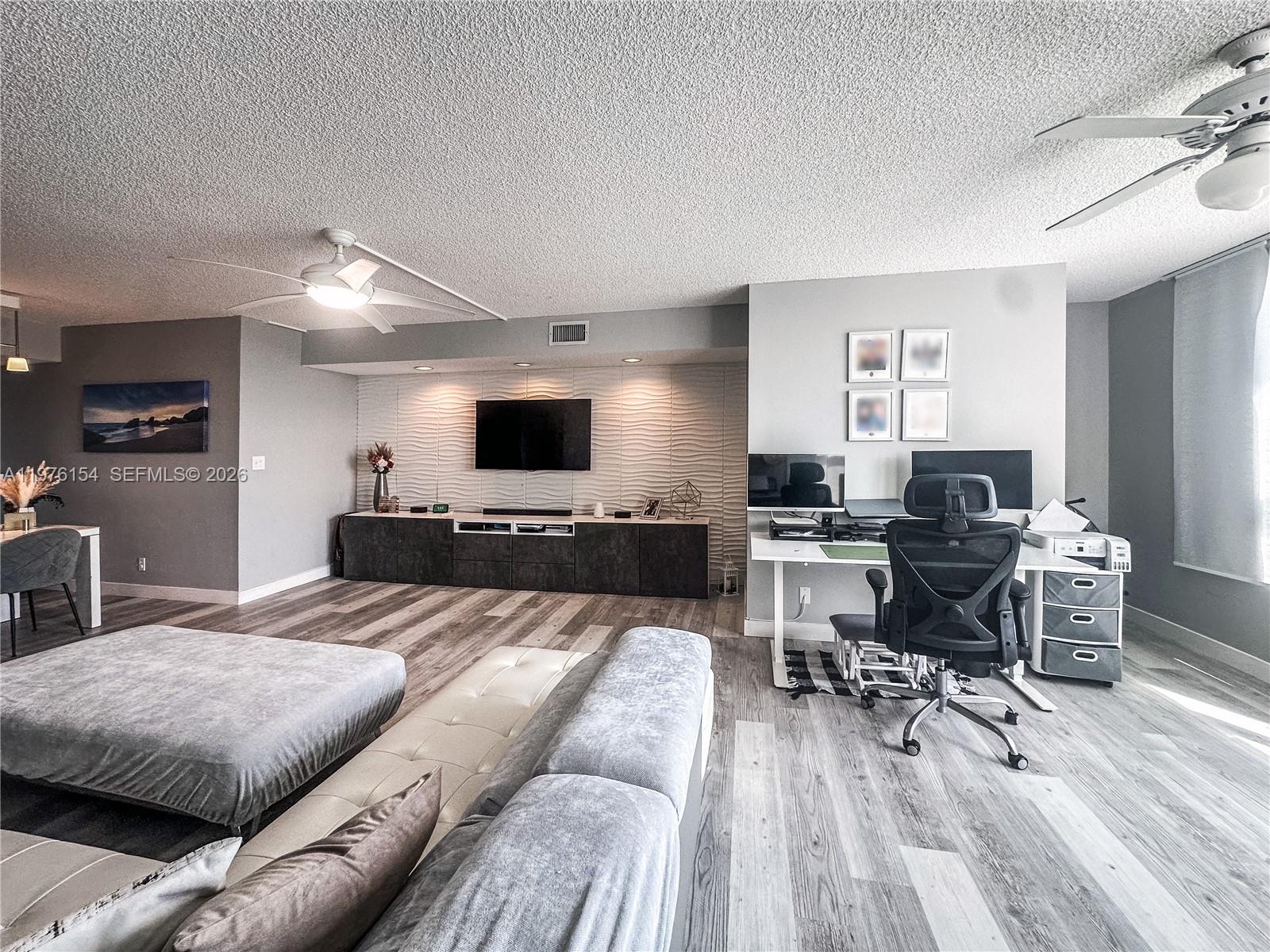 2766 S Carambola Cir S # 404