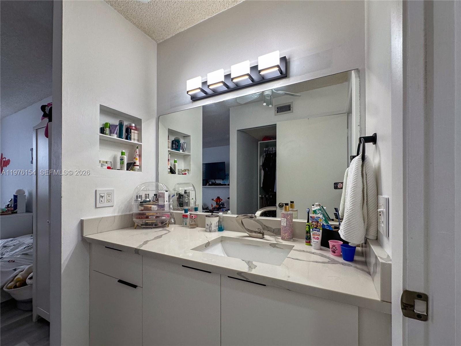 2766 S Carambola Cir S # 404
