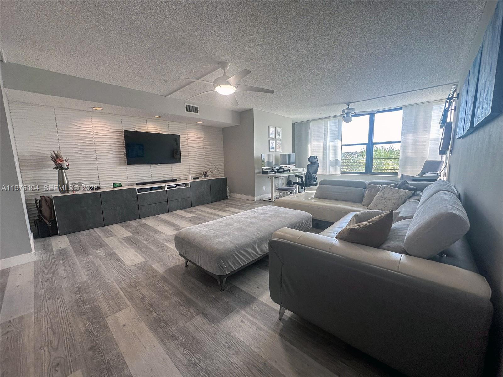2766 S Carambola Cir S # 404