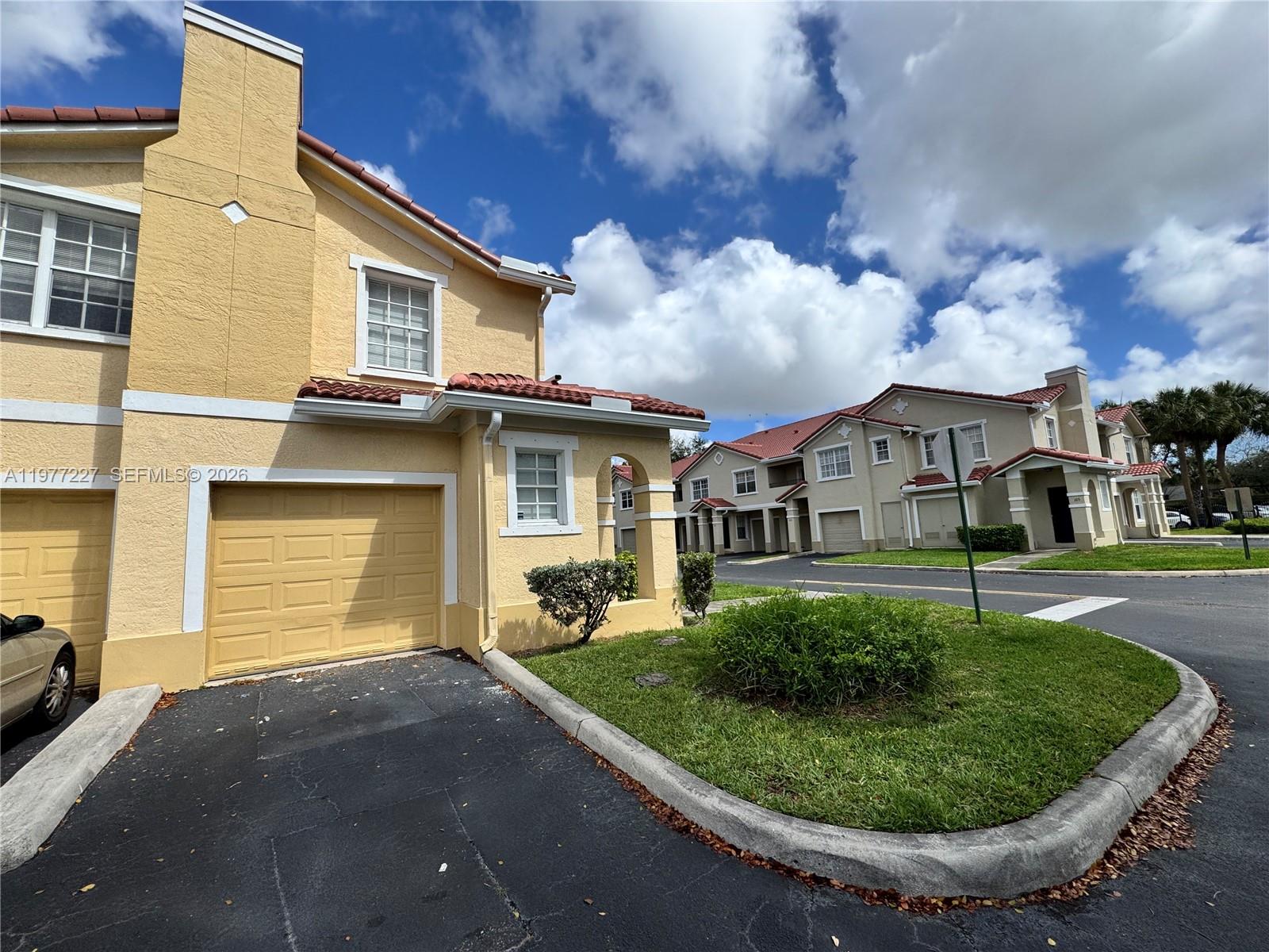 201 Belmont Ln # 201