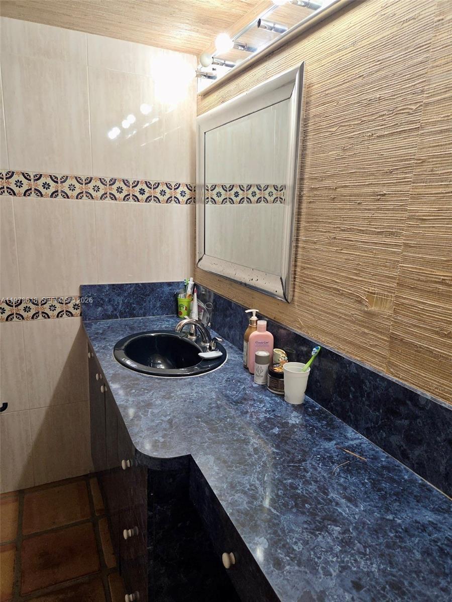 1750 NE 191st St # 3 Unit: 620-3