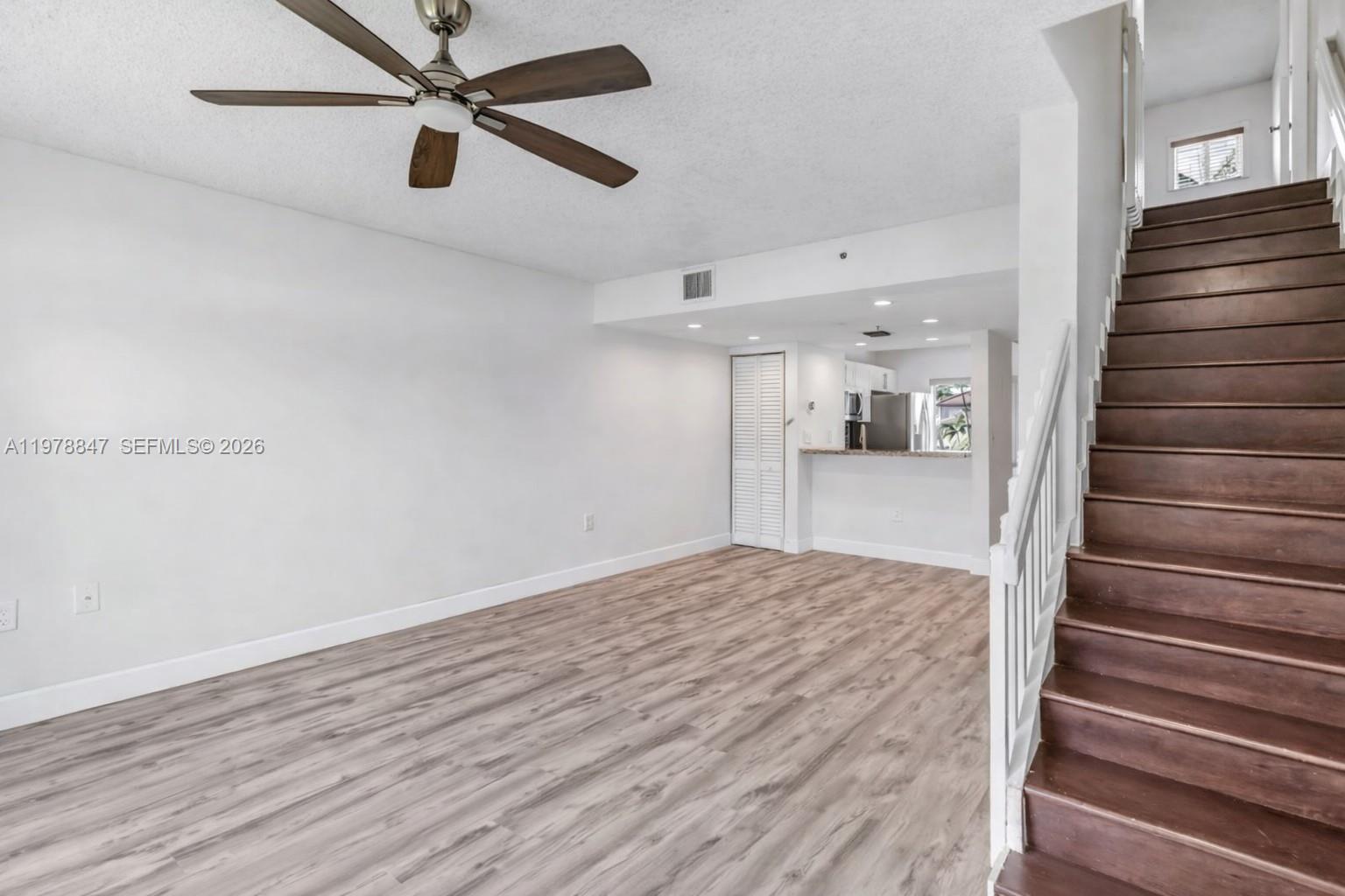 126 Riviera Cir # 126
