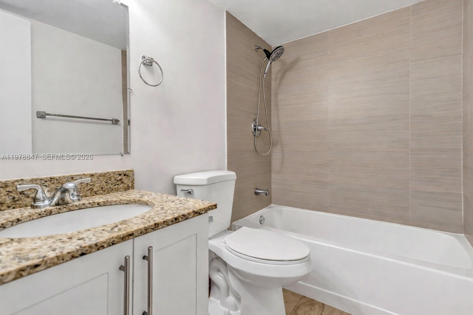 126 Riviera Cir # 126