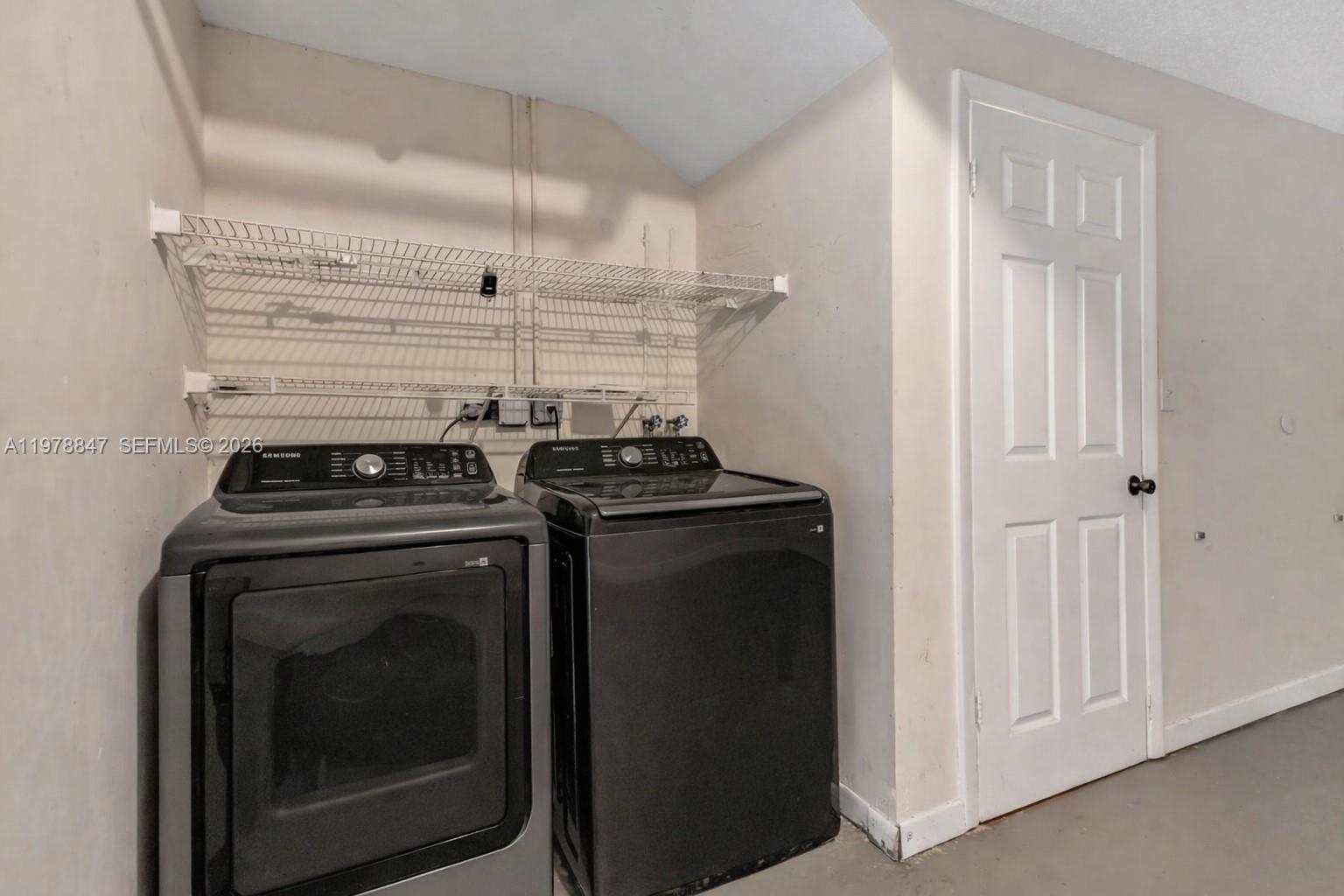 126 Riviera Cir # 126