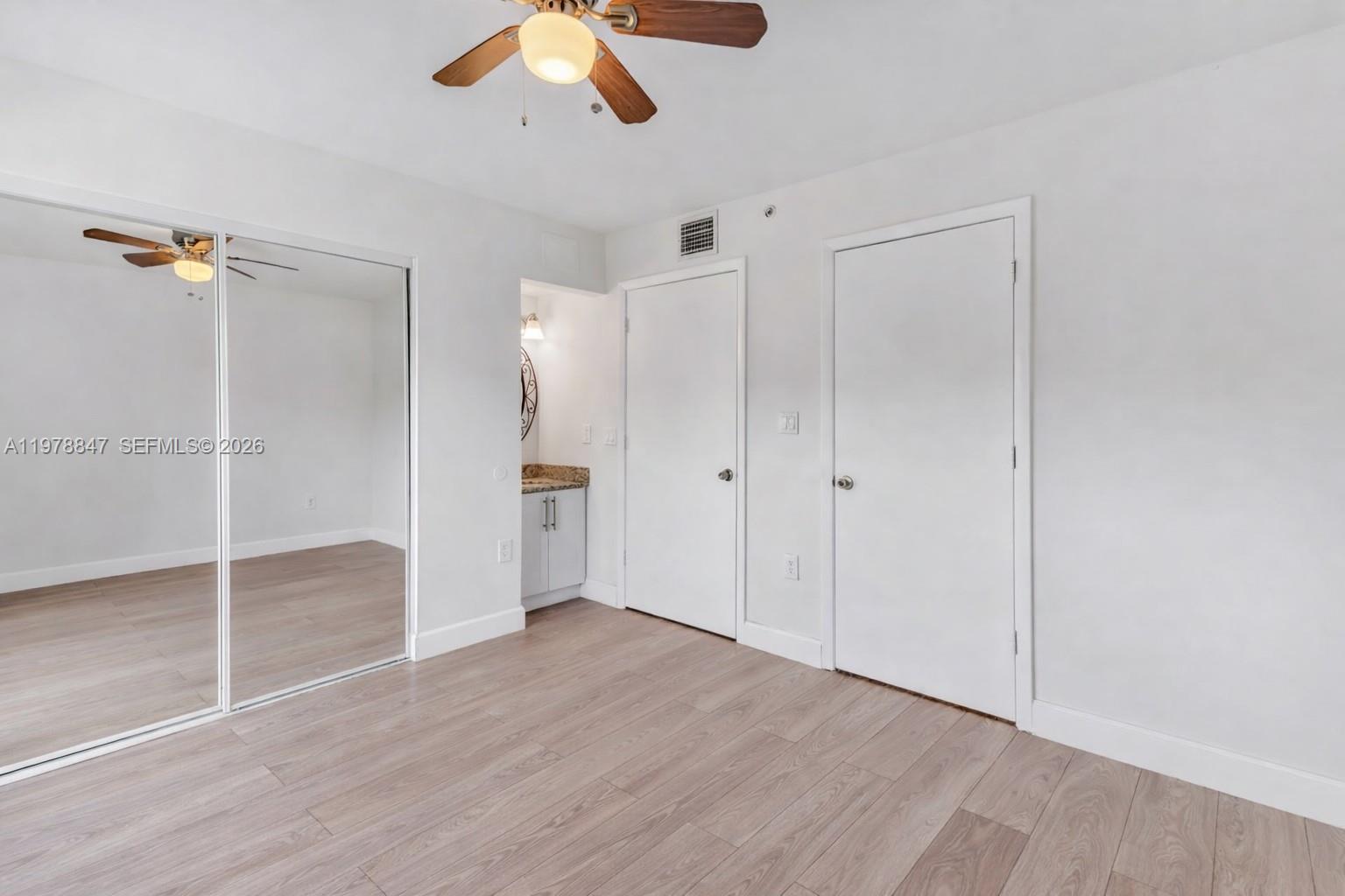 126 Riviera Cir # 126