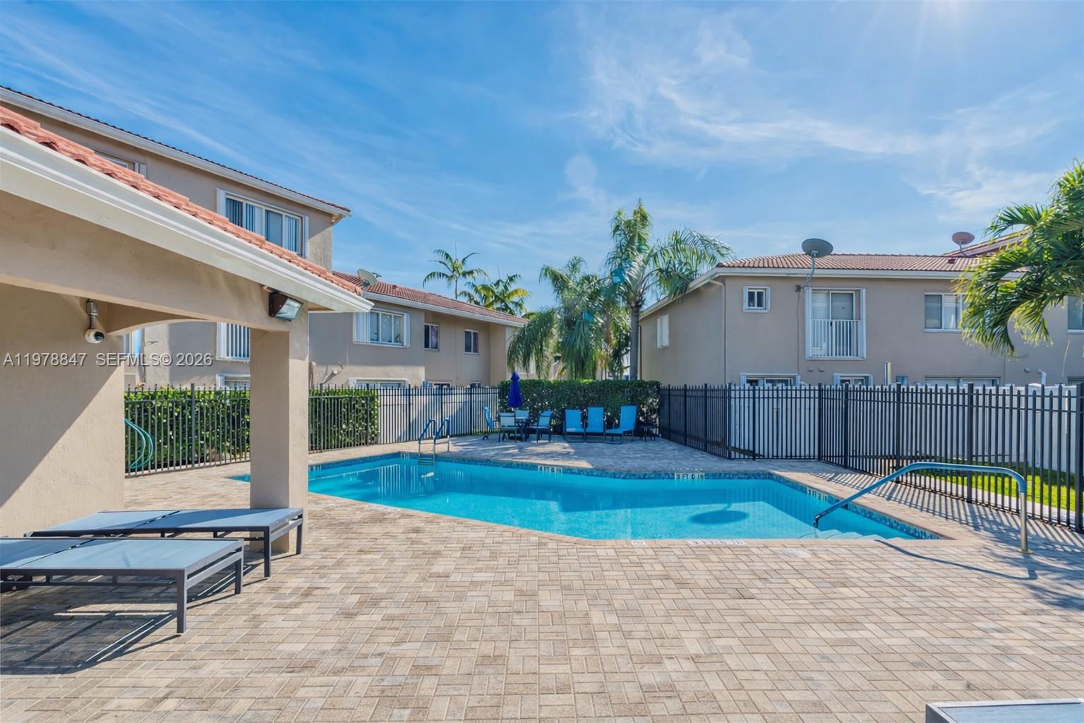 126 Riviera Cir # 126