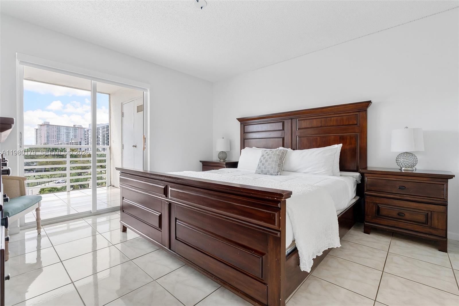 17801 N Bay Rd # 607