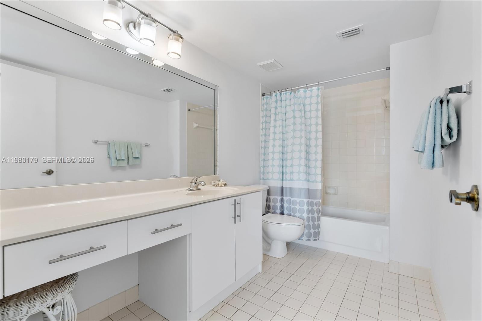 17801 N Bay Rd # 607